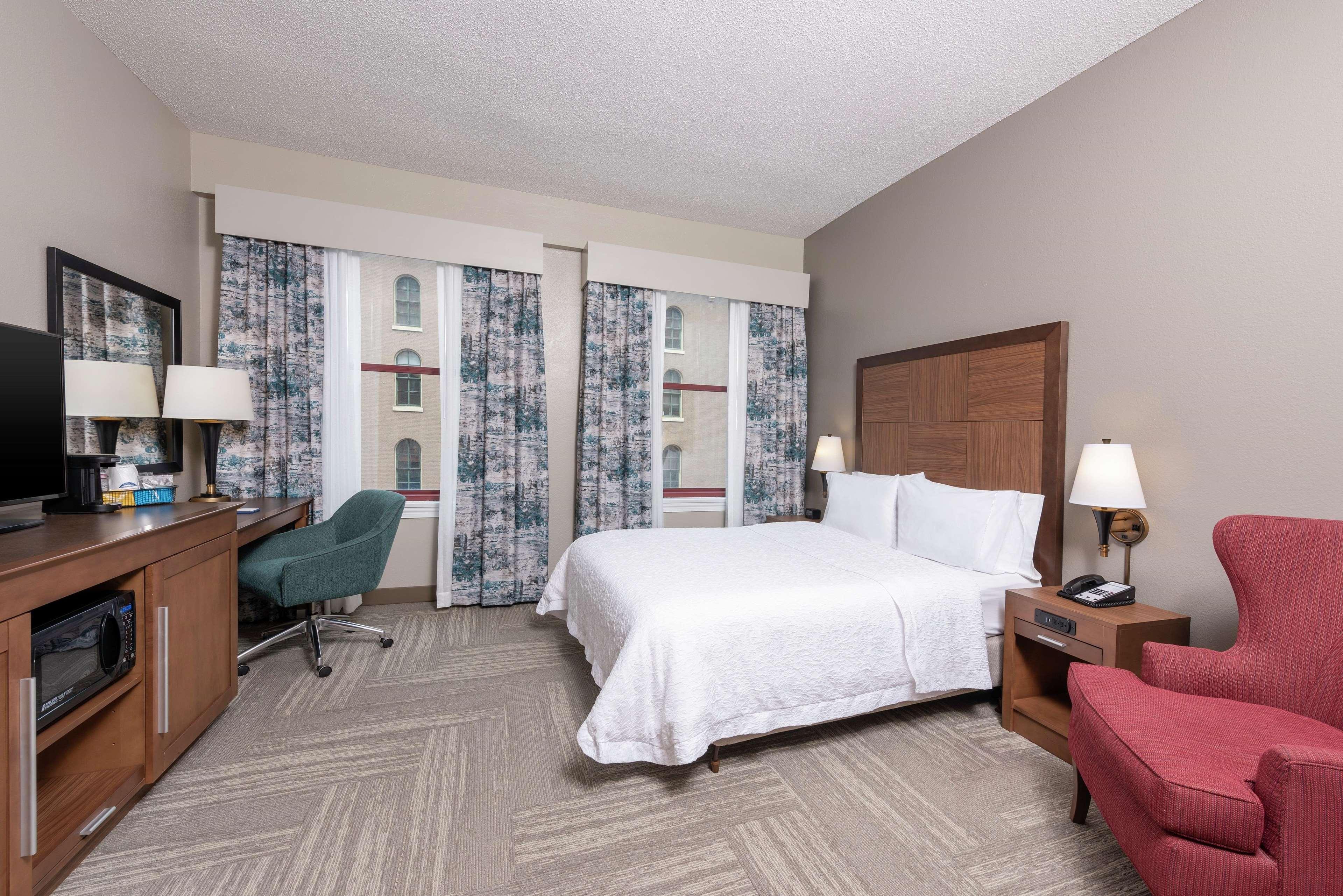 Hampton Inn Indianapolis Downtown Across From Circle Centre מראה חיצוני תמונה