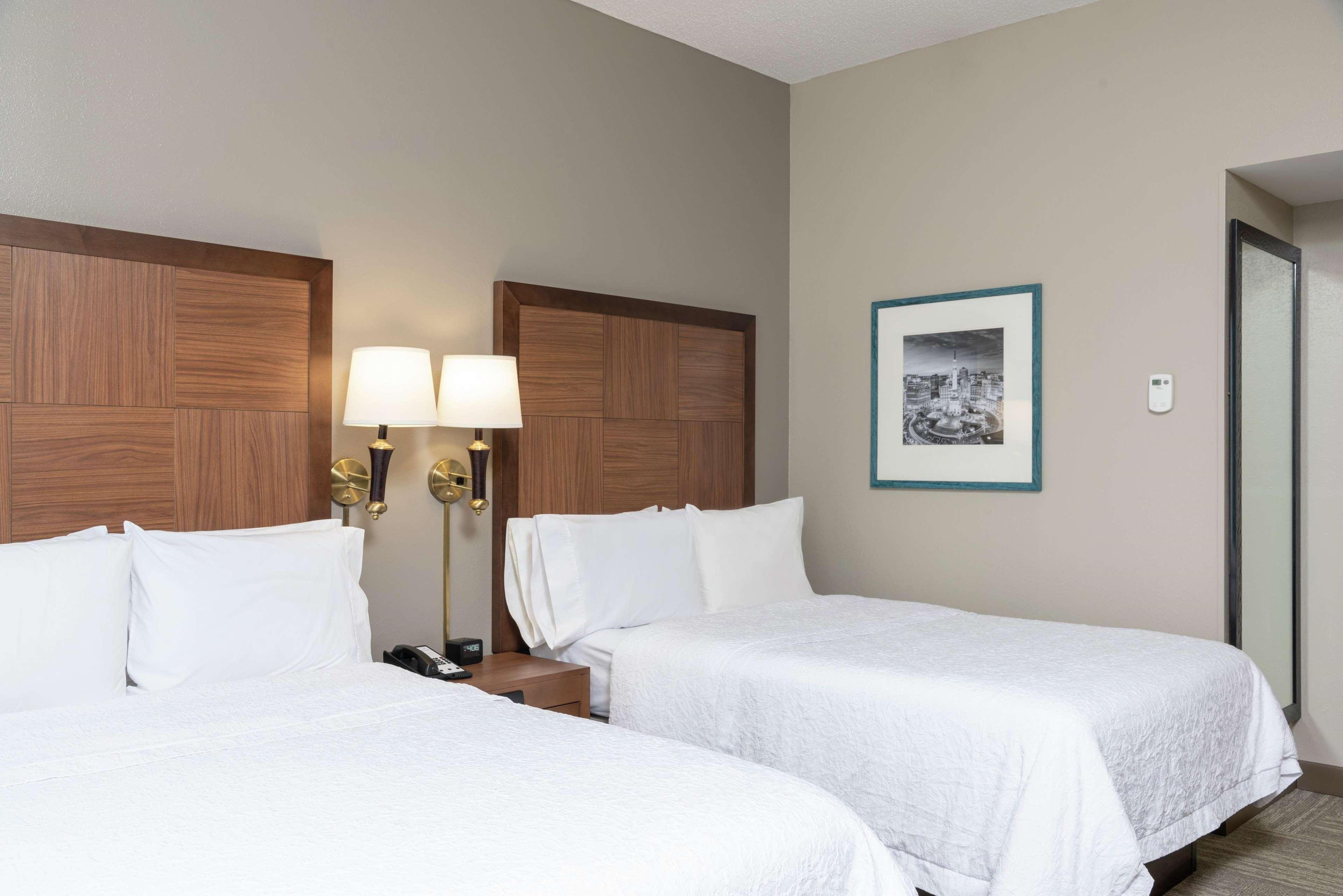 Hampton Inn Indianapolis Downtown Across From Circle Centre מראה חיצוני תמונה