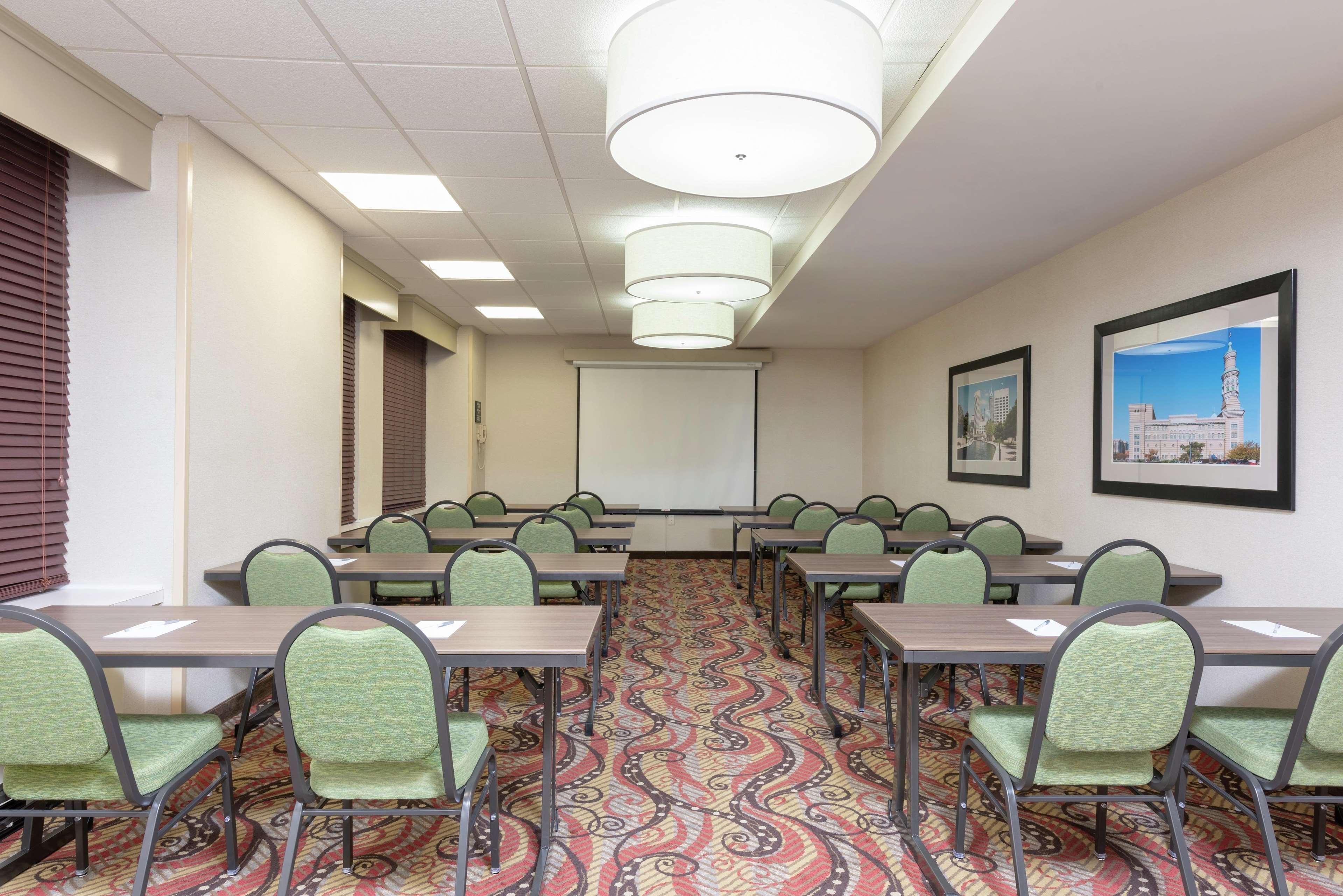 Hampton Inn Indianapolis Downtown Across From Circle Centre מראה חיצוני תמונה