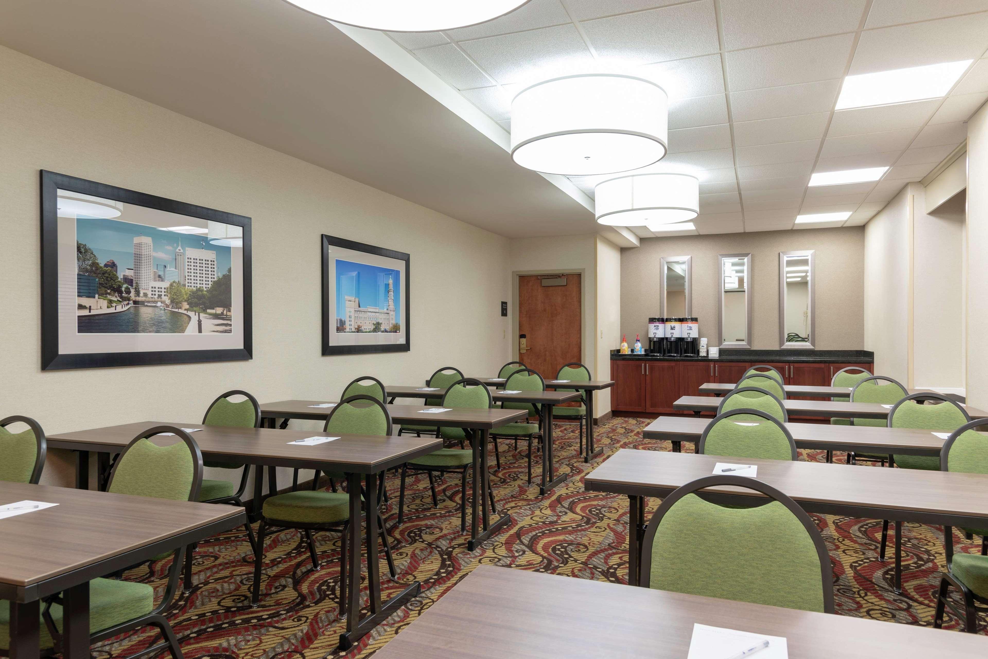 Hampton Inn Indianapolis Downtown Across From Circle Centre מראה חיצוני תמונה