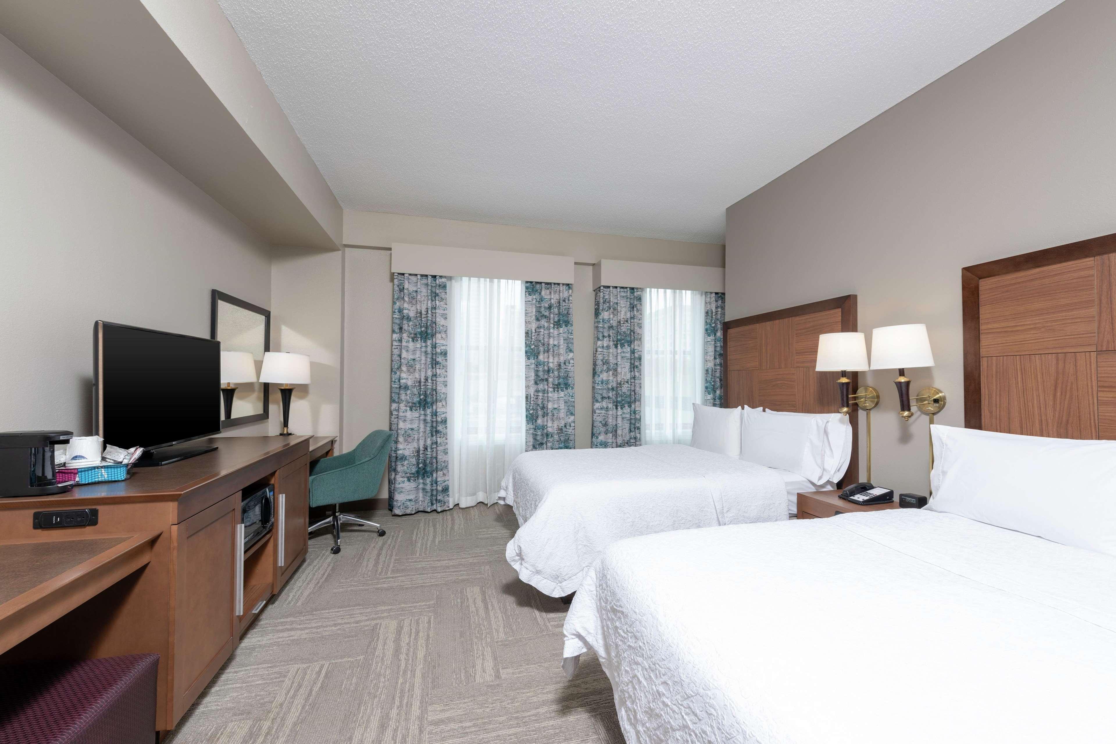 Hampton Inn Indianapolis Downtown Across From Circle Centre מראה חיצוני תמונה