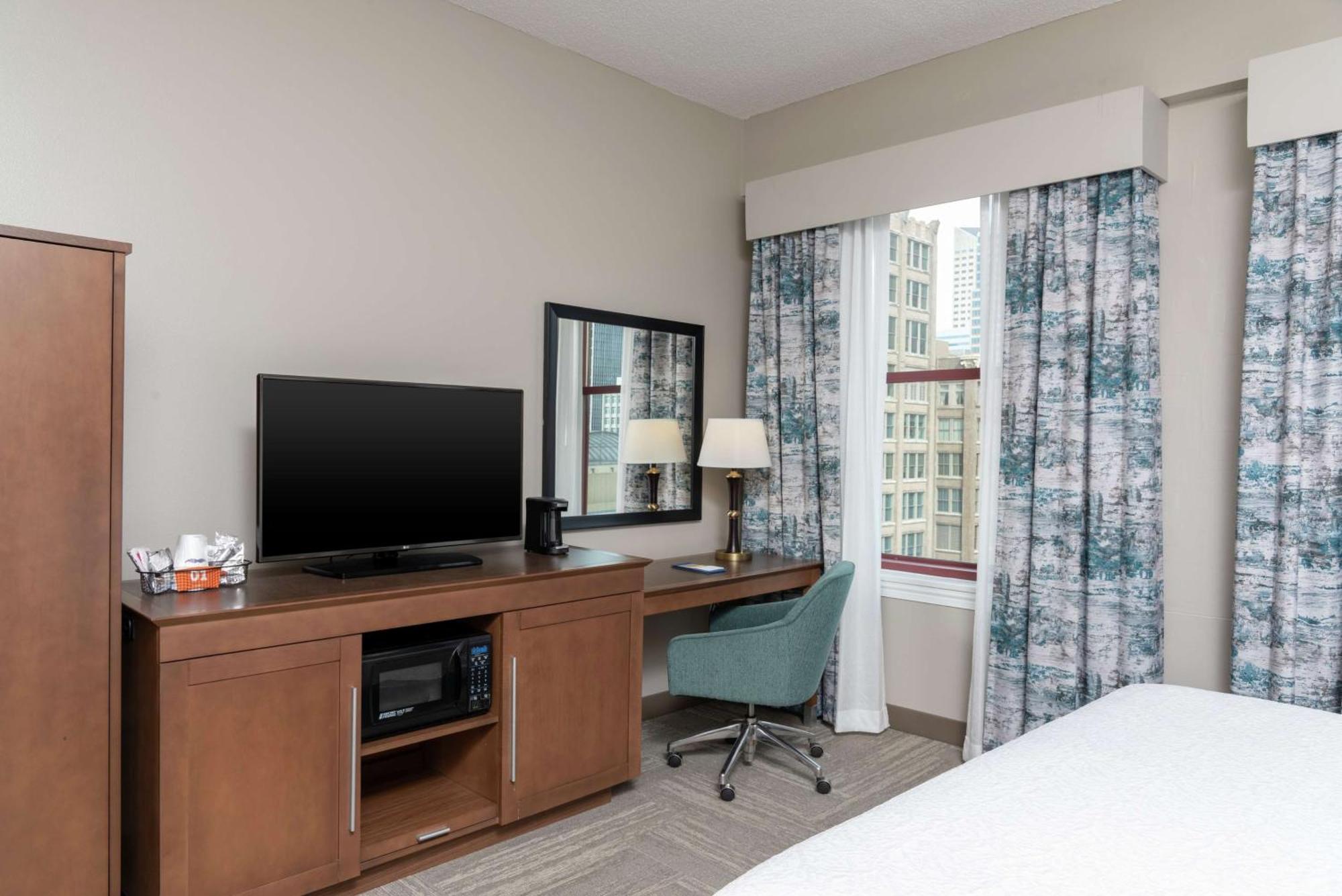 Hampton Inn Indianapolis Downtown Across From Circle Centre מראה חיצוני תמונה